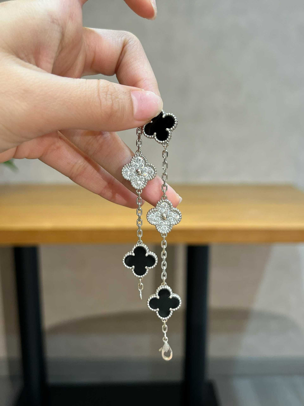 VCA VINTAGE ALHAMBRA BRACELET5 MOTIFS DIAMONDS ONYX 18K WHITE GOLD
