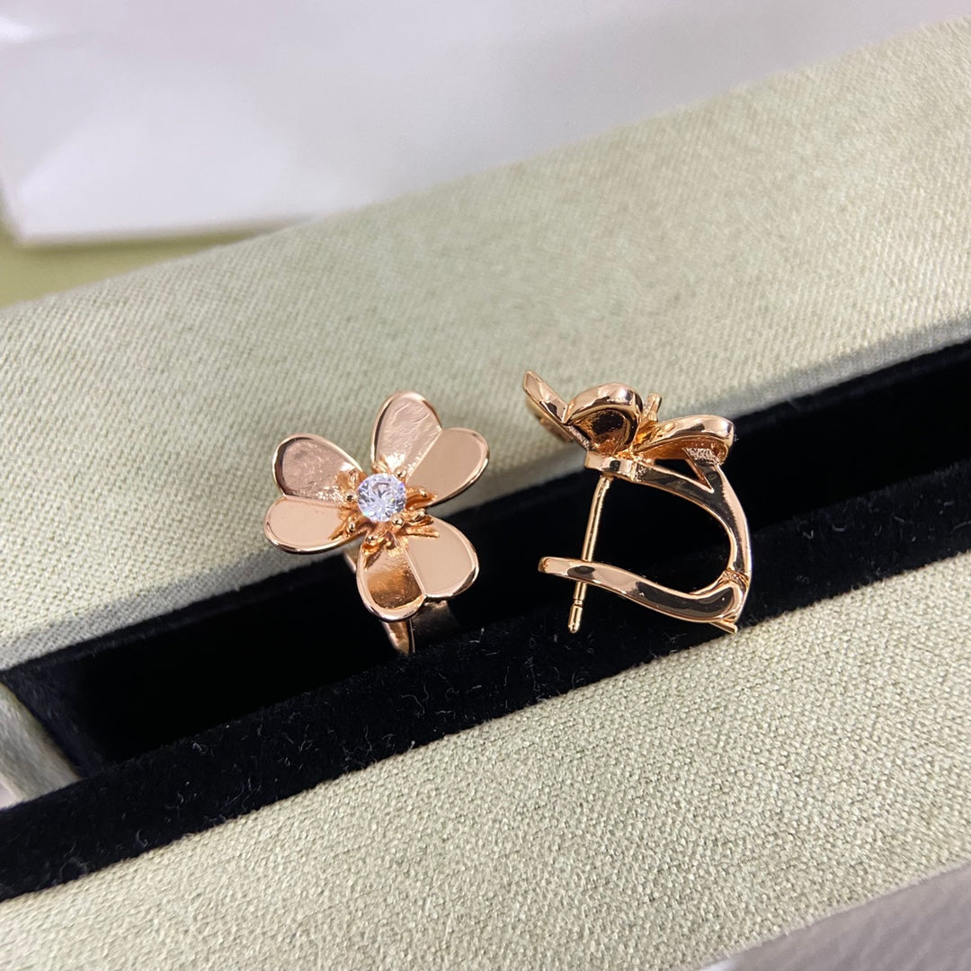 VCA Three Leave Flower Earstud